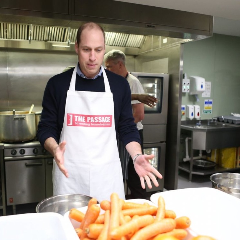 الأمير وليام يقوم بزيارة مفاجئة لملجأ للمشردين