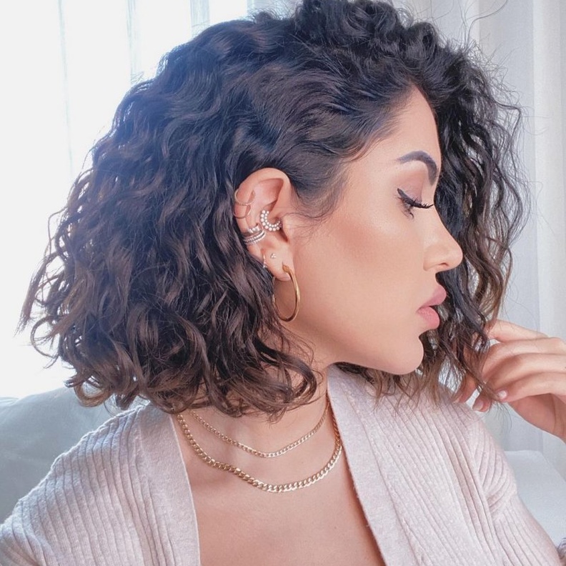 تنسيق الاقراط المتعددة على طريقة نجود الرميحي