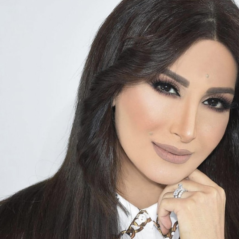 مكياج عصري بالألوان الترابية من وحي رويدا عطية