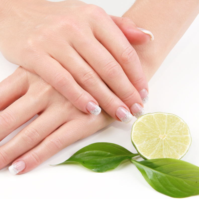 طرق تطويل الاظافر بعصائر الحمضيات