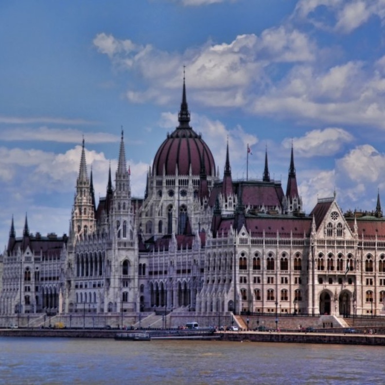  مبنى البرلمان من اجمل أماكن السياحة في المجر