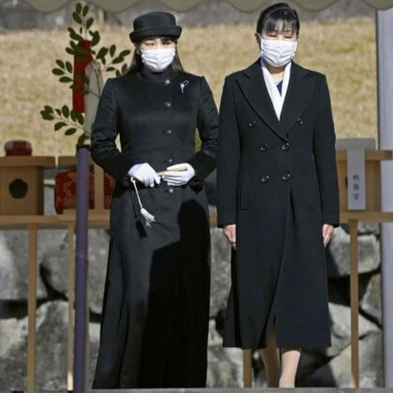 الأميرة ماكو في مراسم إحياء ذكرى الإمبراطور هيروهيتو