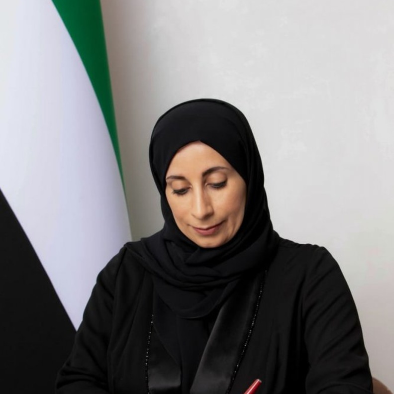 الدكتورة فريدة الحوسني نموذج مثالي لنجاحات المرأة الإماراتية في القطاع الصحي