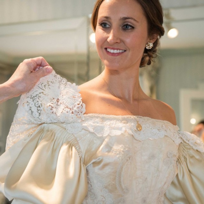 إحياء فستان الزفاف بأحجار