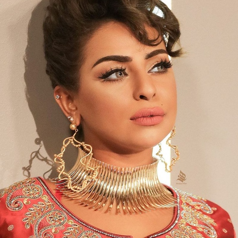 هند البلوشي اطلالات جمالية 2021