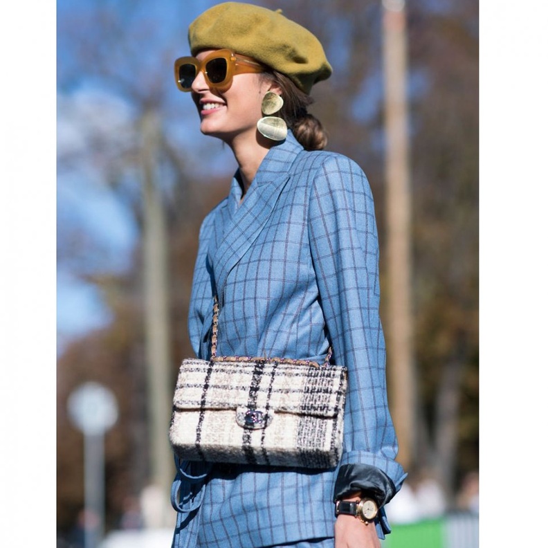 خيارات شبابية ملفتة في قبعة البيريه موضة هذا الموسم