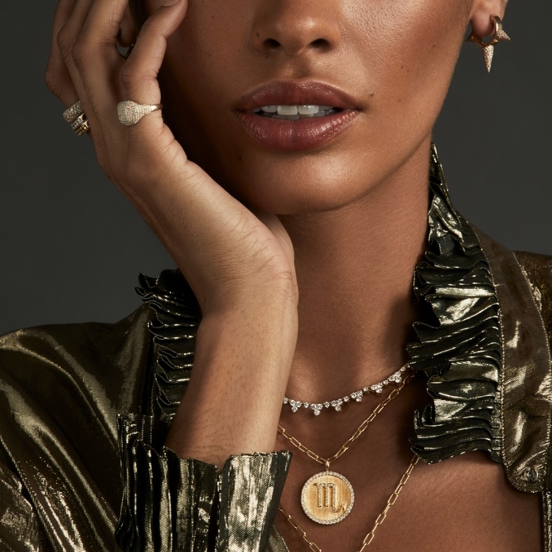 أحدث تصاميم مجوهرات مستوحاة من الأبراج الفلكية