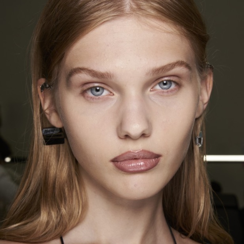 4 صيحات مكياج تناسب المرأة العصرية موضة ربيع 2021 	