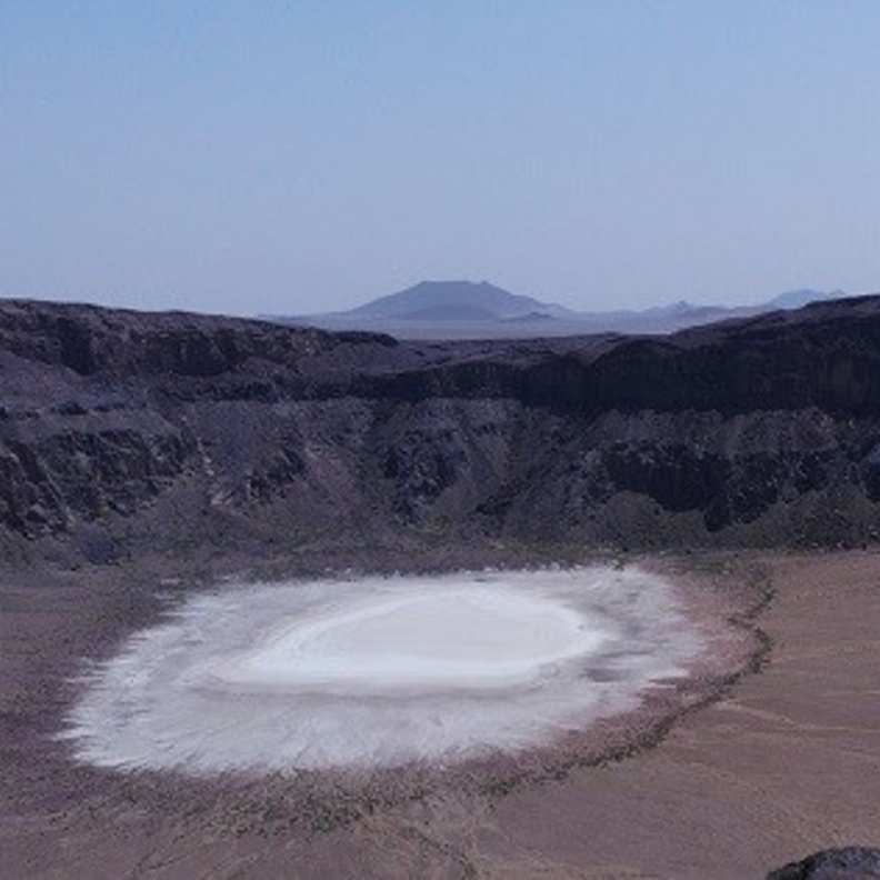 فوهة بركان طابة سحر الطبيعة في حائل - المصدر روح السعودية 