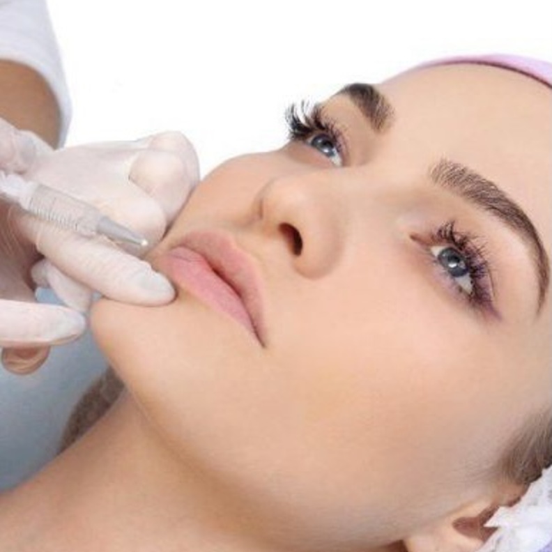 أفضل طرق تكبير الشفايف بدون الفيلر والبوتوكس