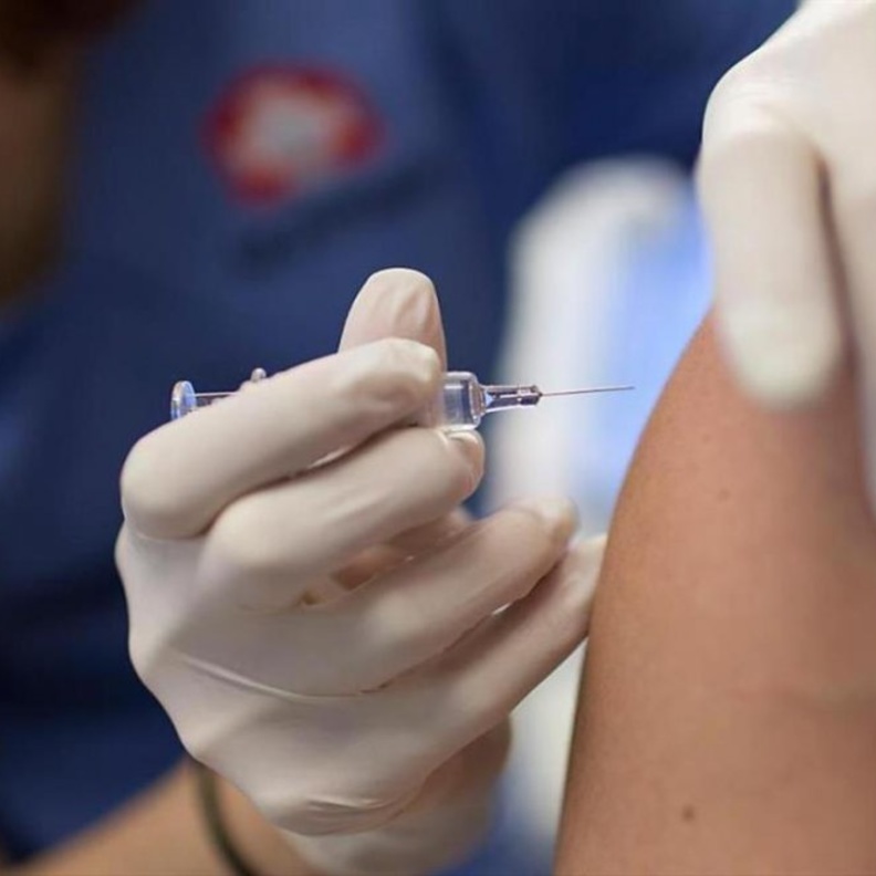 صحة دبي تتوقع انتهاء مرحلة التطعيم الأولى قبل موعدها