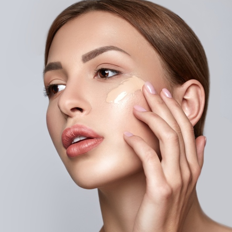 كريم الأساس المنزلي أكثر أماناً للبشرة 2021