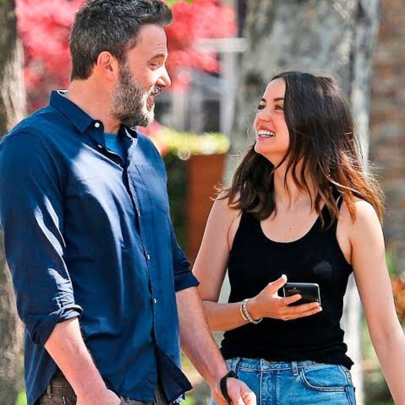 انفصال بن أفليك وأنا دي أرماس عبر الهاتف لهذه الأسباب