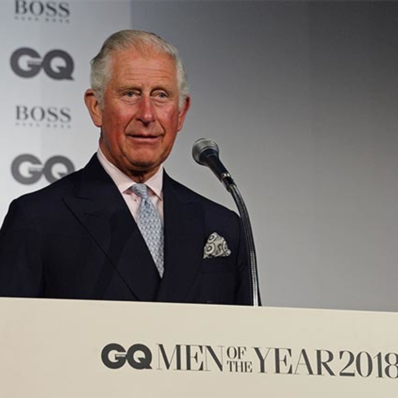 استقالة في وقت صعب بالنسبة لتشارلز وكاميلا