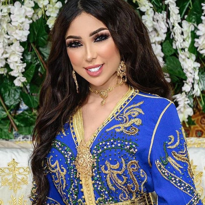  تسريحات شعر تناسب القفطان المغربي من وحي اطلالات دنيا بطمة