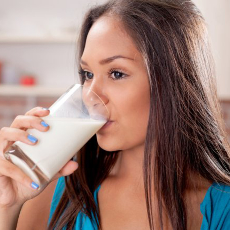 أضرار الإفراط في شرب الحليب