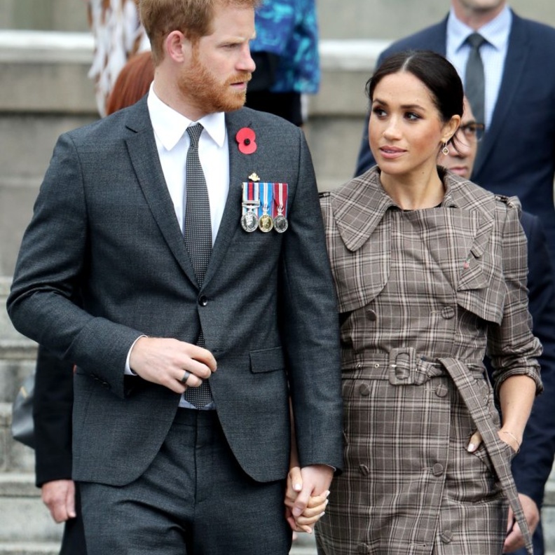 هل يتراجع الأمير هاري وميغان ماركل عن قرارهما ويعودان للحياة الملكية؟