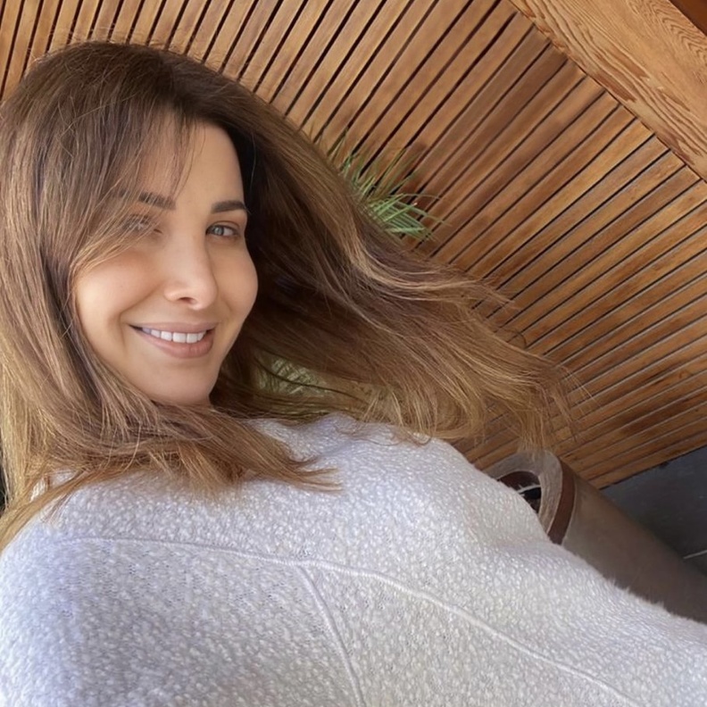 نانسي عجرم تنصح متابعيها بالبقاء في المنزل مع زيادة أعداد إصابات كورونا