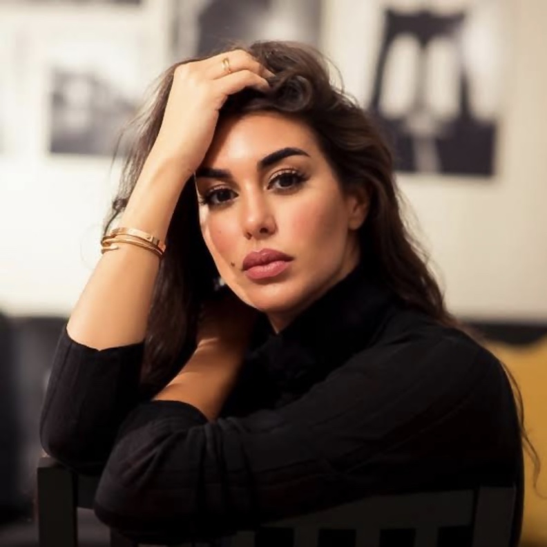  ياسمين صبري أنيقة بمجوهرات كارتييه