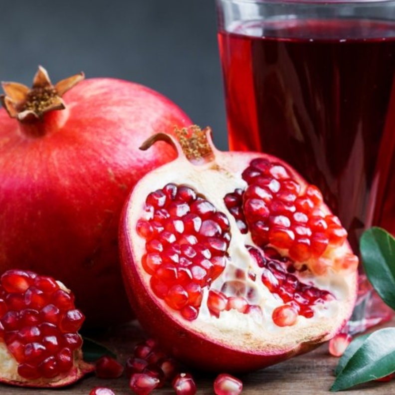 فوائد الرمان المتعددة وتأثيره على طول العمر