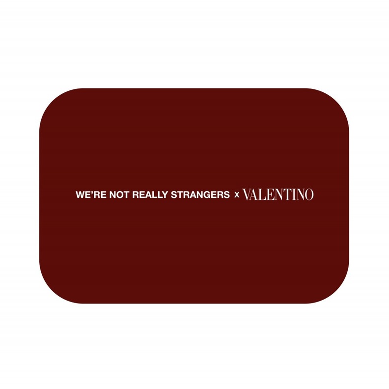 We’re Not Really Strangers لعبة بطاقات فريدة