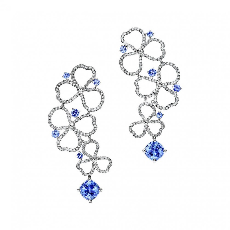 أقراط متدلية بأحجار الماس والتنزانيت من تيفاني اند كو Tiffany & Co