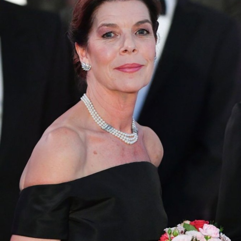  الأميرة كارولين ترتدي طقم Grace Kelly’s Van Cleef and Arpels Pearl Parure