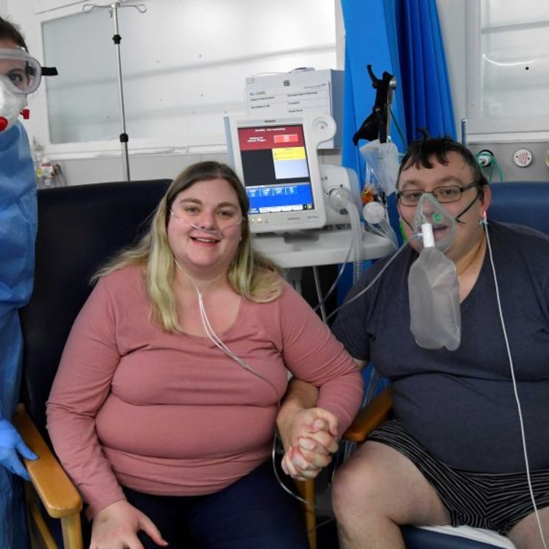  عروسان يتزوجان في عنبر حجر صحي لمرضى كورونا