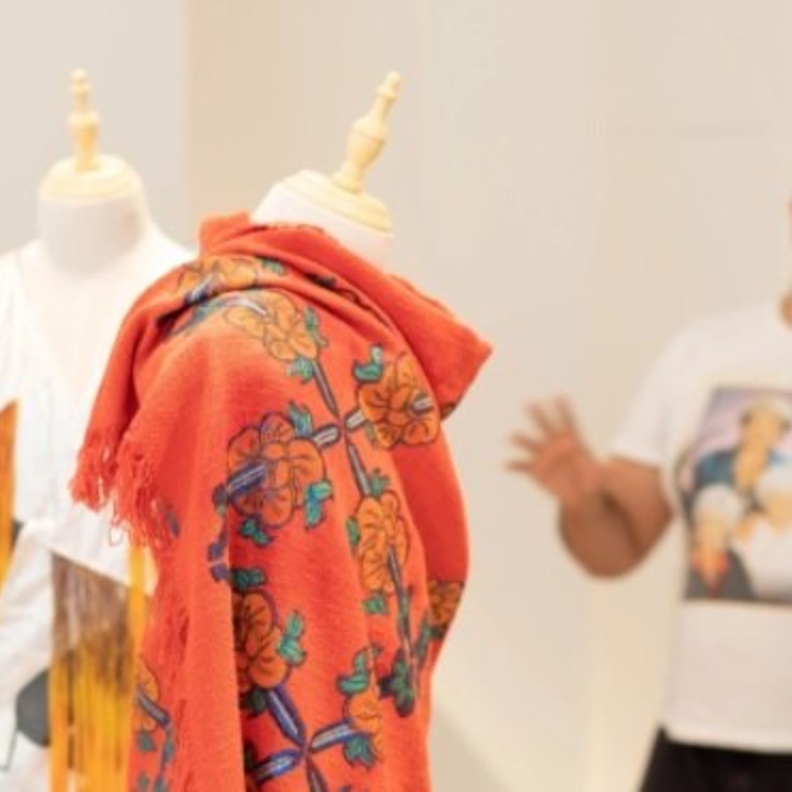 خالد مزينة يشرح للجمهور أعماله المميزة