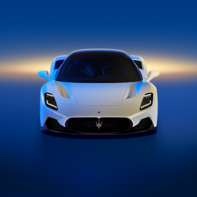 الإمارات أولى المحطات الإقليمية لسيارة مازيراتي MC20 الجديدة