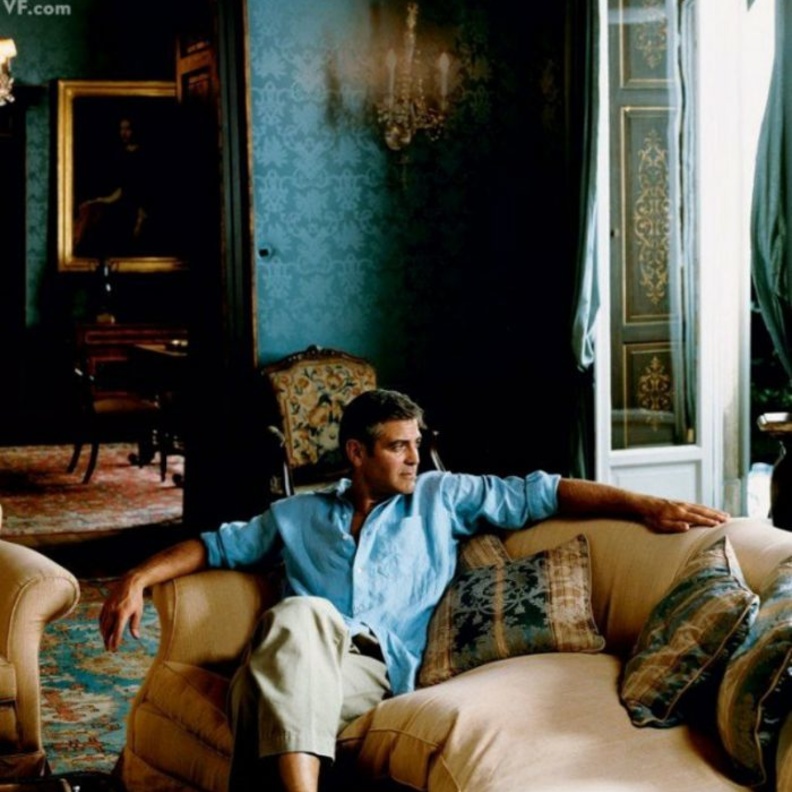 الفيلا يعود تاريخ بنائها إلى القرن الثامن عشر وهي تطل على بحيرة كومو الشهيرة