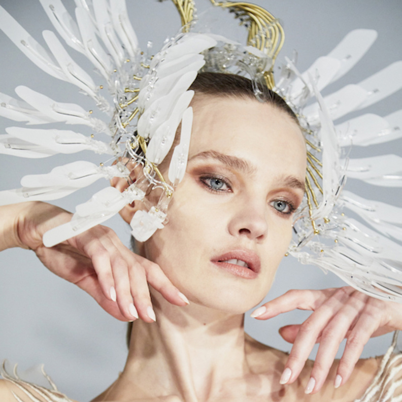  رسمات مكياج برونزي ساحر من وحي اطلالات Iris Van Herpen