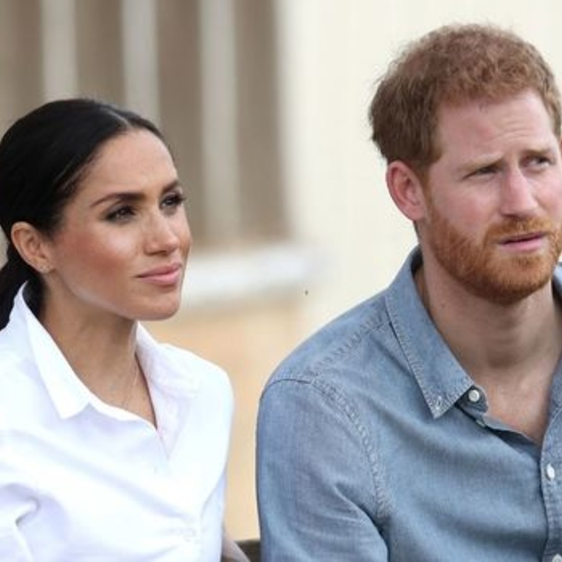 استطلاع جديد للرأي يؤيد تجريد الأمير هاري من ألقابه الملكية ويتهمه بالتلاعب بالملكة