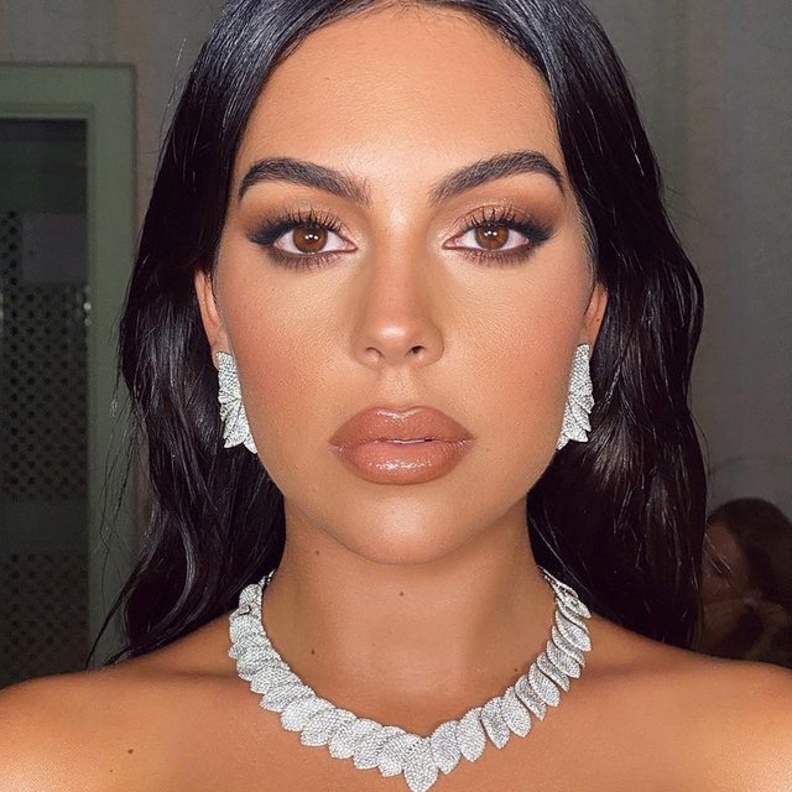 اجمل اطلالات جورجينا رودريغيز الجمالية 