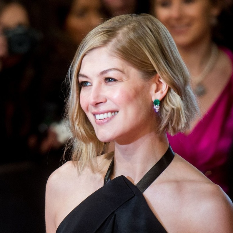  الشعر القصير الويفي على طريقة روزاموند