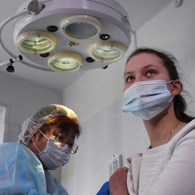 احتمالية واردة لإقرار تطعيم كورونا بشكل سنوي