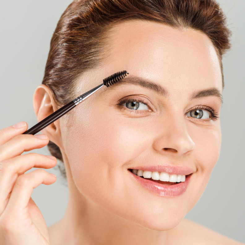  الوصفات الطبيعية تخلصك من مظهر الحواجب الرفييعة