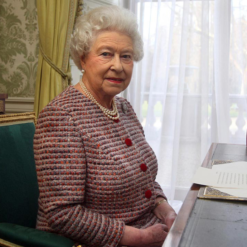 ملكة بريطانيا تستعد للتعاقد مع مدير لصفحات قصر باكنغهام على مواقع التواصل