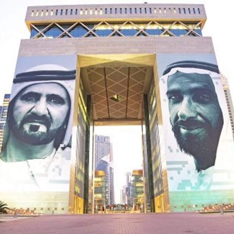  إحدى اللوحات المبدعة للتوعية بفيروس كورونا من ميثاء دميثان