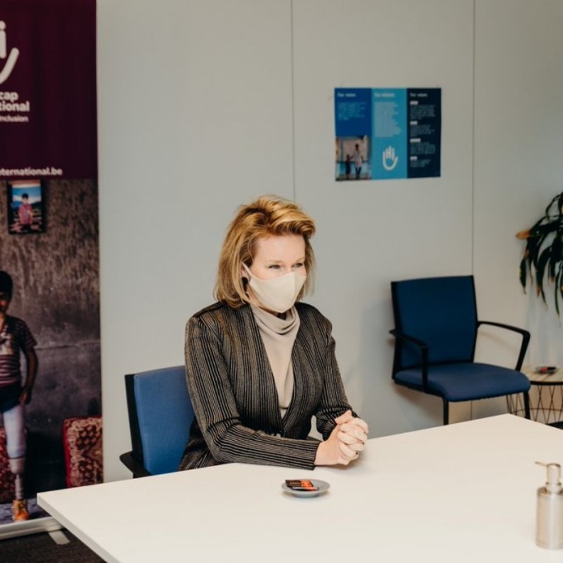 الملكة ماتيلد تدعم تكوين حياة ناجحة ومستقرة للأمهات الصغيرات