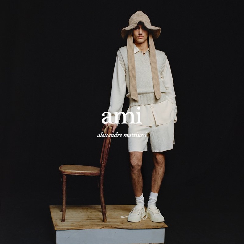 حملة AMI الترويجية الخاصة بتشكيلة ربيع وصيف 2021