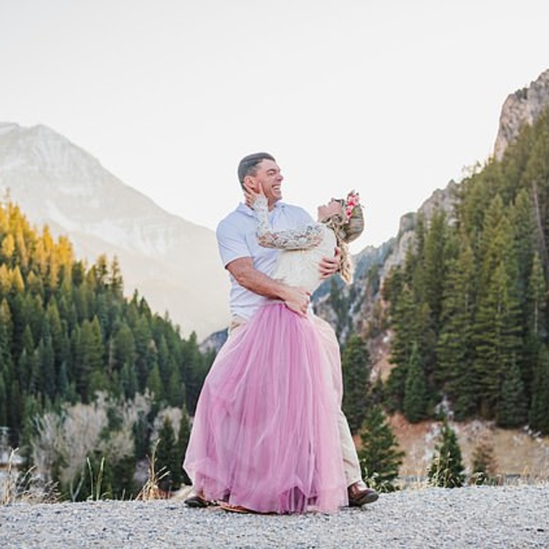 قصة شابة أحبت دي جي حفل زفافها وتزوجته بعد سنين