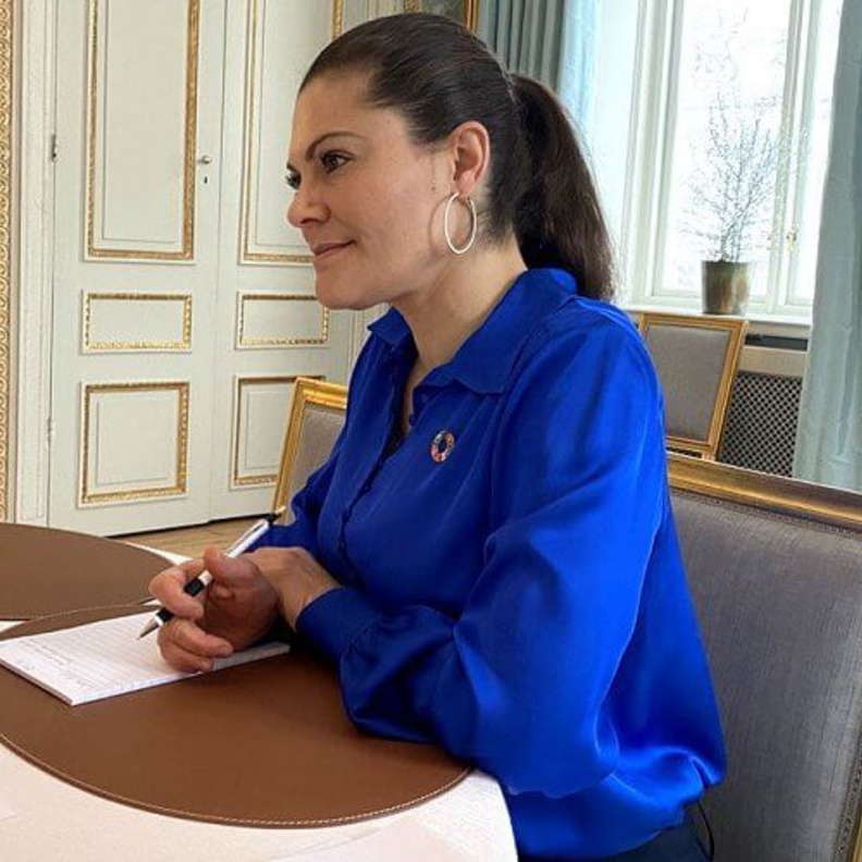 نشاط متواصل للأميرة فيكتوريا عبر الإنترنت