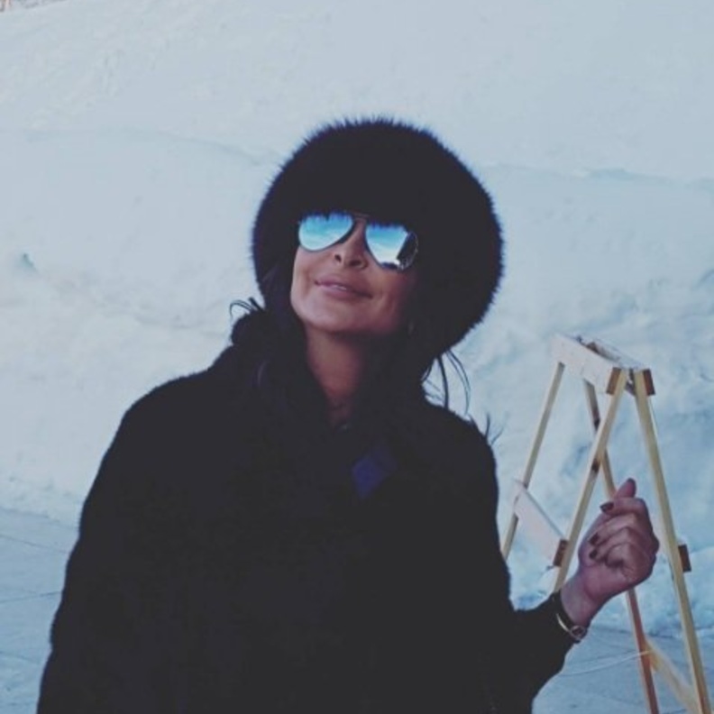 إليسا تستمتع بأوقاتها