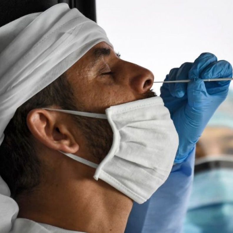 موظفو الحكومة ملزمون بإجراء فحص الأنف كل 7 أيام