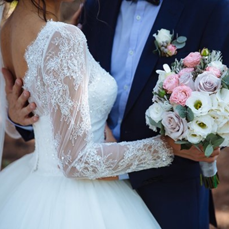  الجدري المائي يفسد زفاف عروس