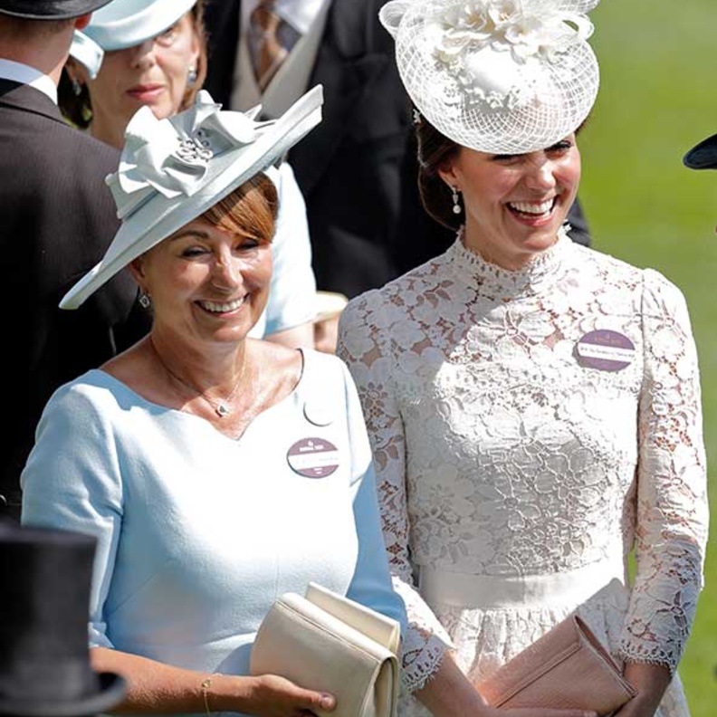 في عيد ميلادها الـ 66.. كيف تشابهت كارول ميدلتون مع ابنتها كيت؟