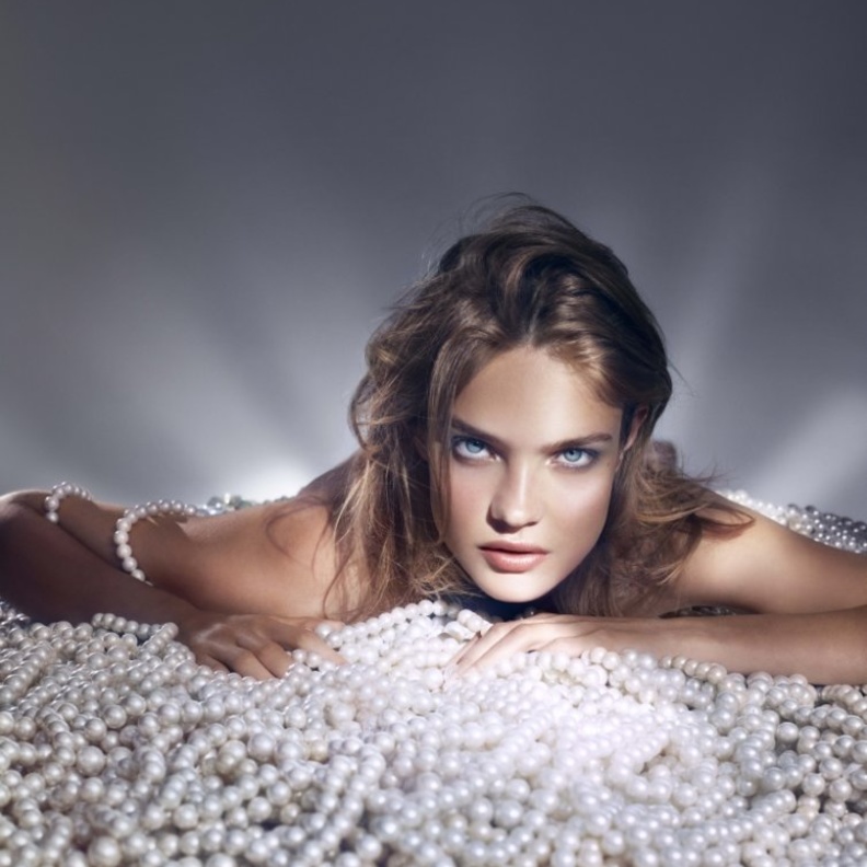 اللآلئ وكل نورها النقي باحتفالات Guerlain بمجموعة الربيع