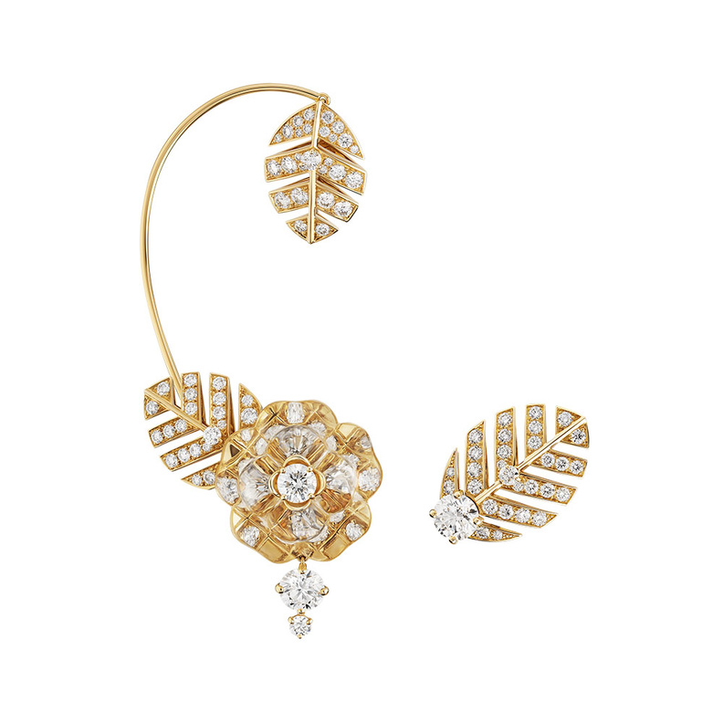  أقراط من شانيل Chanel