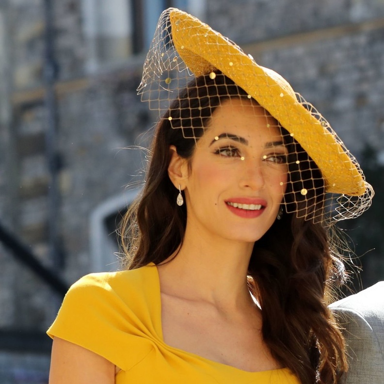 إطلالة ملكية من وحي أمل كلوني